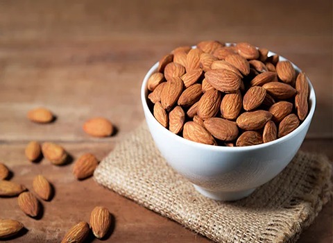 تصویر 4 از قیمت خرید بادام درختی تازه + فروش ویژه